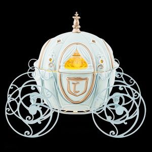 NIB Scentsy Cinderella Warmer